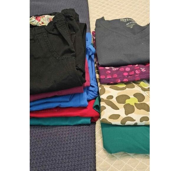 10 piece scrubs lot MEDIUM - Picture 1 of 3
